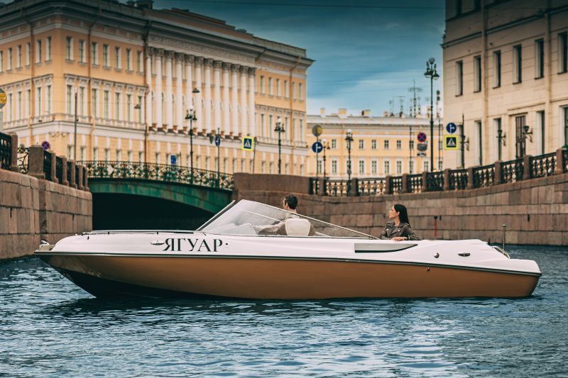 Аренда катера Ягуар